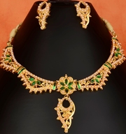 Indian Traditional Beauty Kundan and Beads Studded Dark Green Necklace