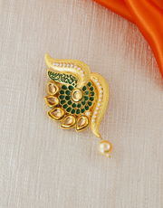 Buy an exclusive saree pin design at affordable price.